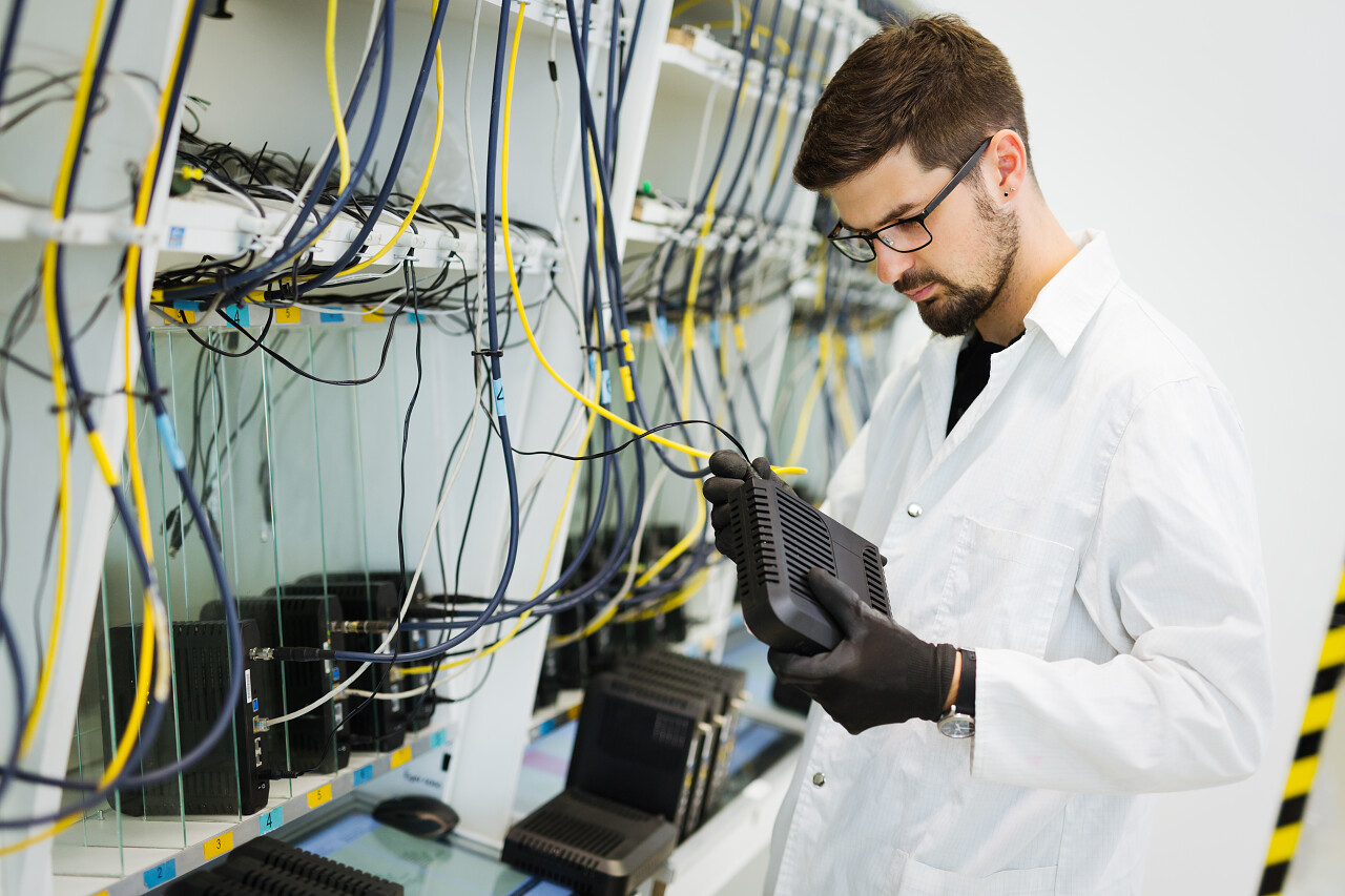 帥氣男人如何憑借網(wǎng)絡(luò)技術(shù)推廣實(shí)現(xiàn)事業(yè)騰飛